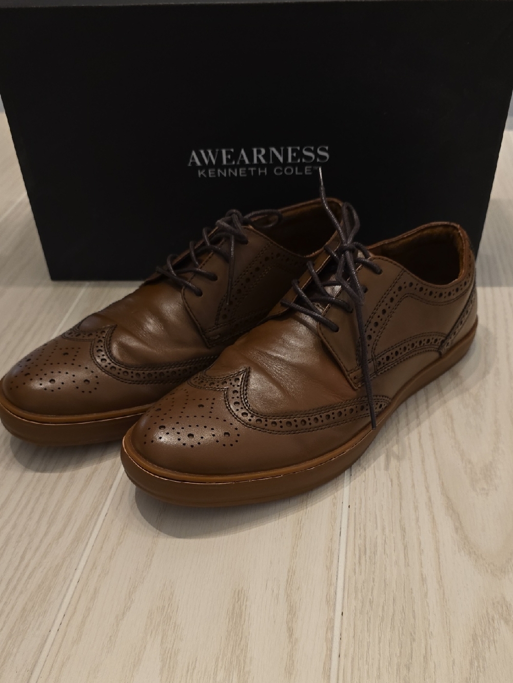 Kenneth Cole Barker Sneaker Brogue Tan 9.5D Dress Men Shoe